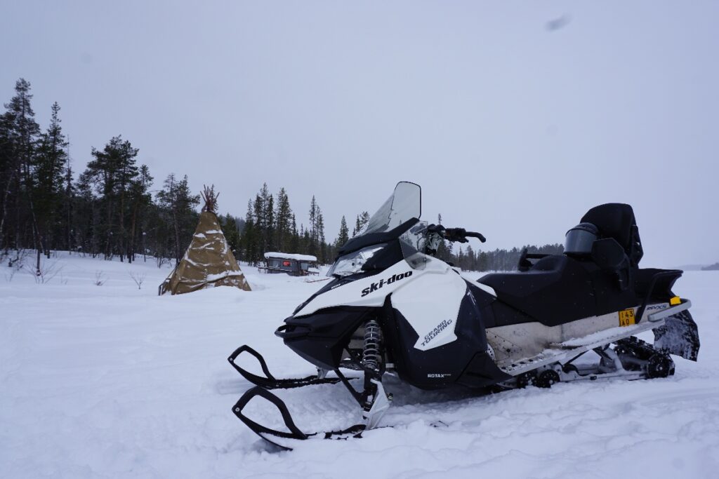 Schneemobiltour Lappland Winter 1 Woche