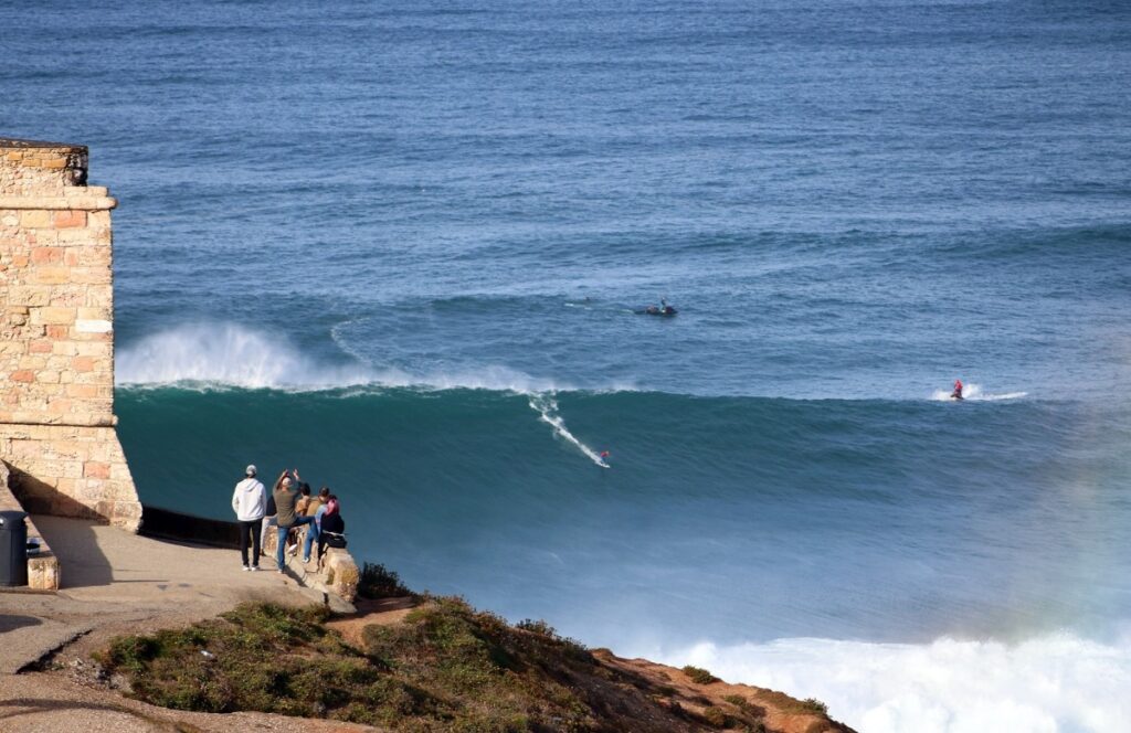 Big Waves Nazaré