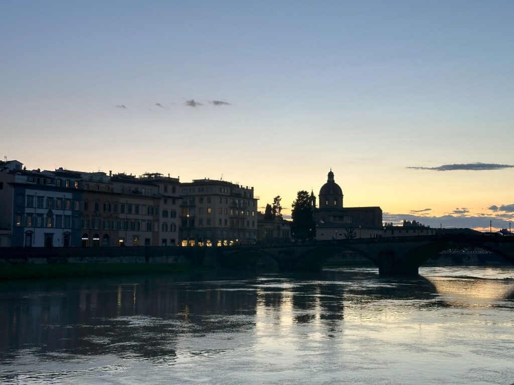 Abends in Florenz am Fluss