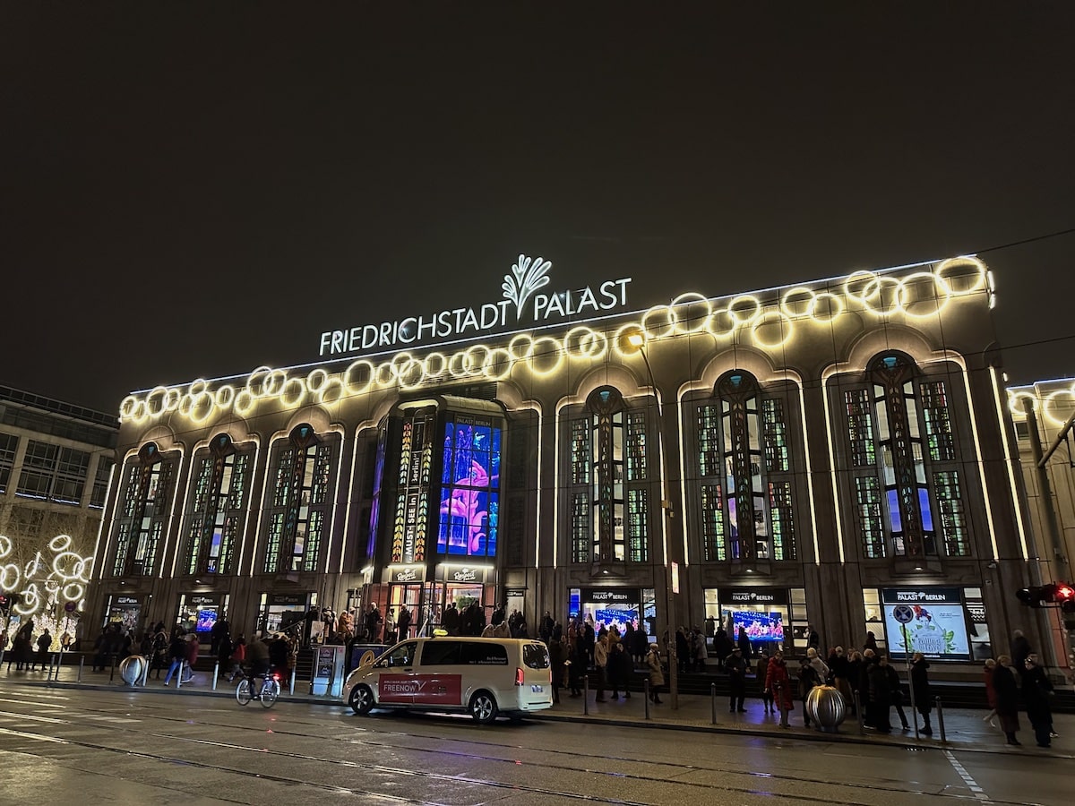 Sonntag in Berlin Show Friedrichstadtpalast