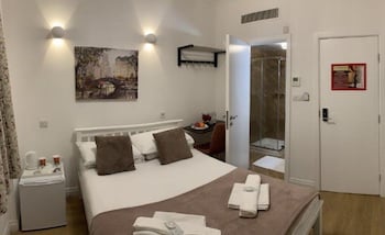 City London Hotel