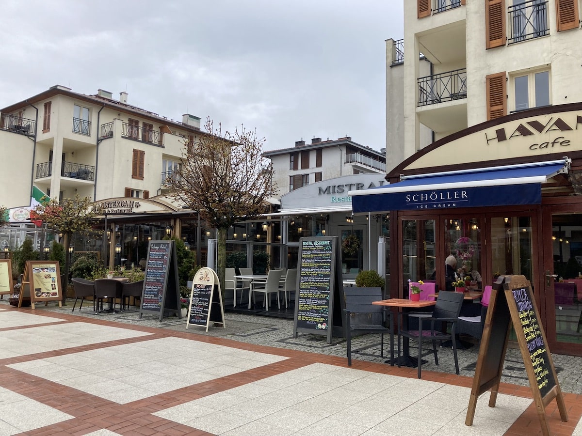 Restaurants und Cafés an der Promenade