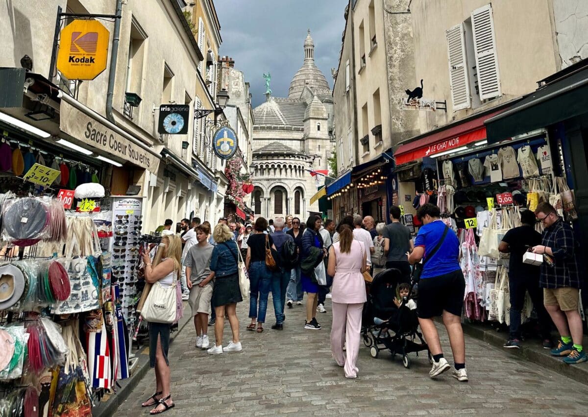 Montmartre in Paris Straßenszene