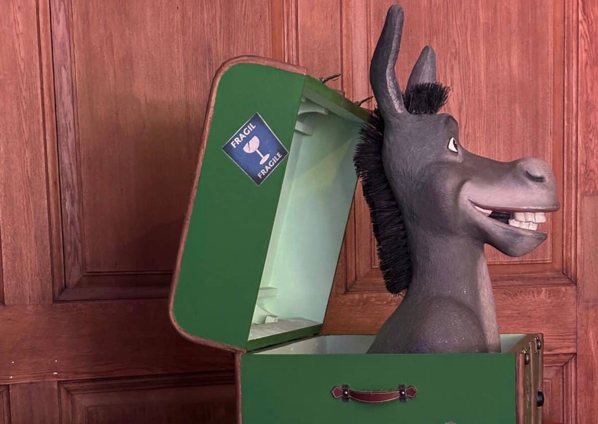 Esel von Shrek im Koffer Shrek Adventure London