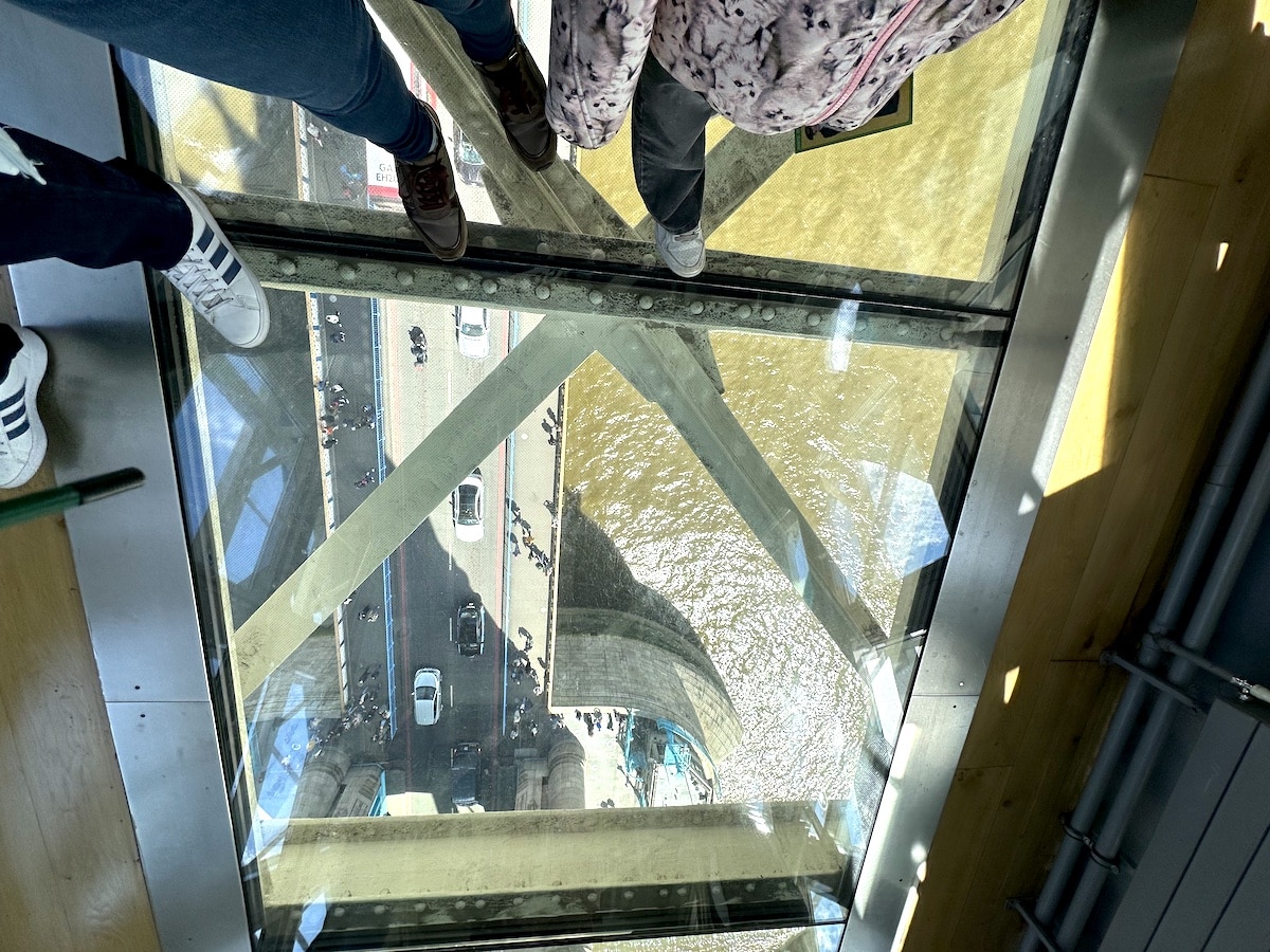 Tower Bridge London Glasboden