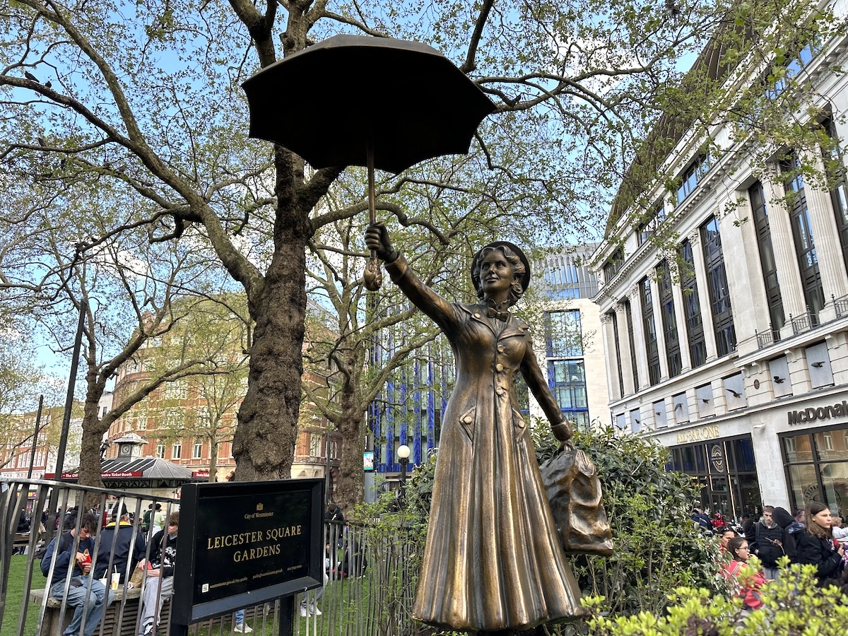 Mary Poppins im Leicester Square Gardens