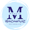 Logo von Mandys Abenteuerwelt mit einem blauen Hintergrund und einem stilisierten M.