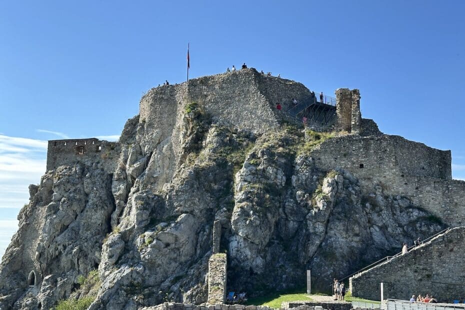 Burgfelsen Theben an der Donau
