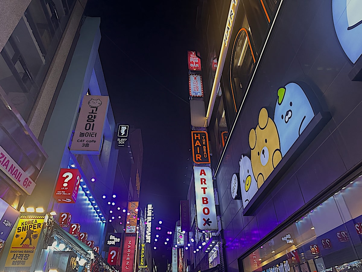 Reklamen in Meyongdong Viertel Seoul