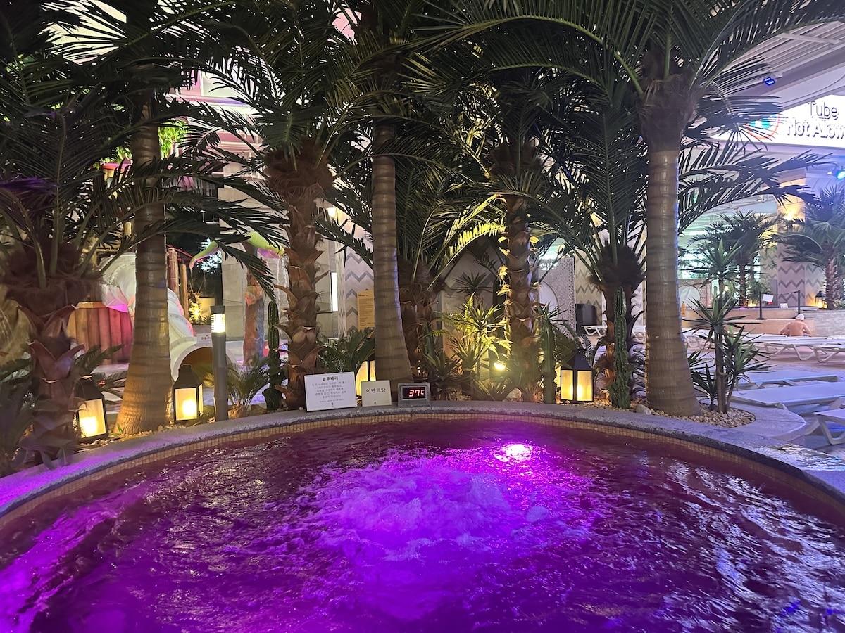 D club Oasis Busan Hot Pool