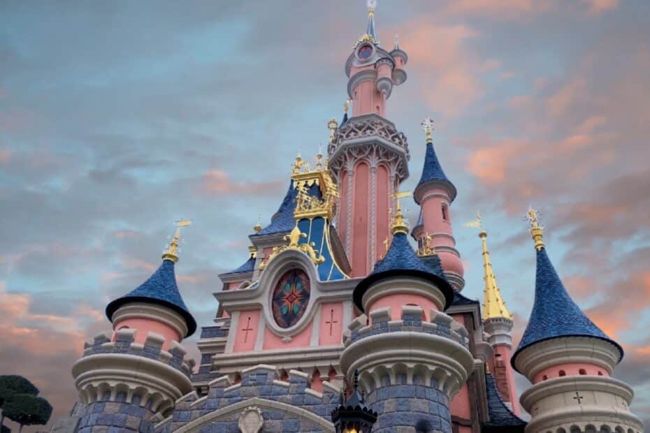 Disneyland APris Schlos bei Sonnenuntergang