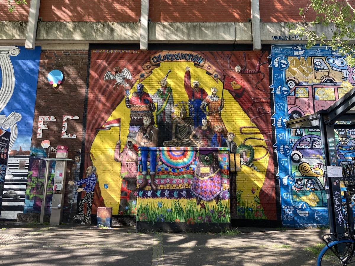 Colorrevolution Streetart am Gerhard Wilczek Platz in Köln Ehrenfeld